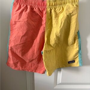 Patagonia Boy’s board shorts swim trunks lined kids color-block vintage Y2K med